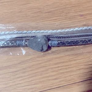 BNIB NEVER WORN DRUZY OPAL CHOKER HANDMADE, LEATHER ACCENTS MAGNETIC CLASPS